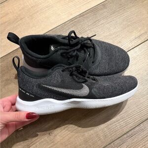 Nike flex running shoes NWOT